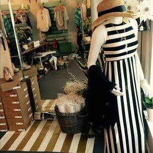 SOLD❗️Black and white maxi